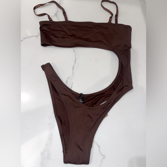 SKIMS Other - NWT Skims strapless swim monokini